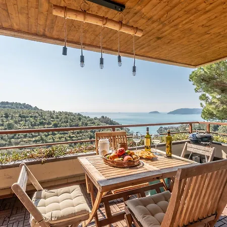 Oltre House Lerici